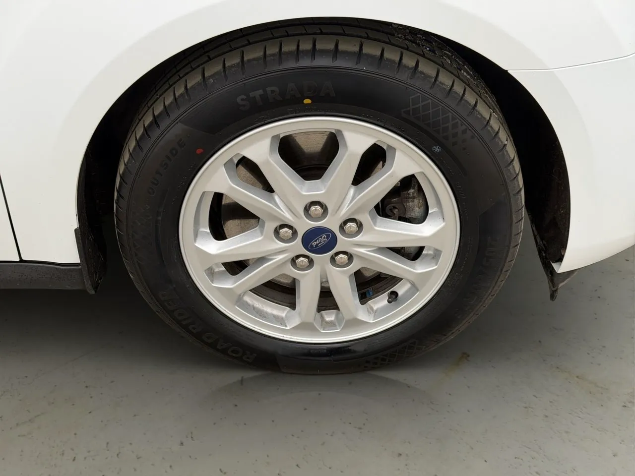 Vehicle image 30