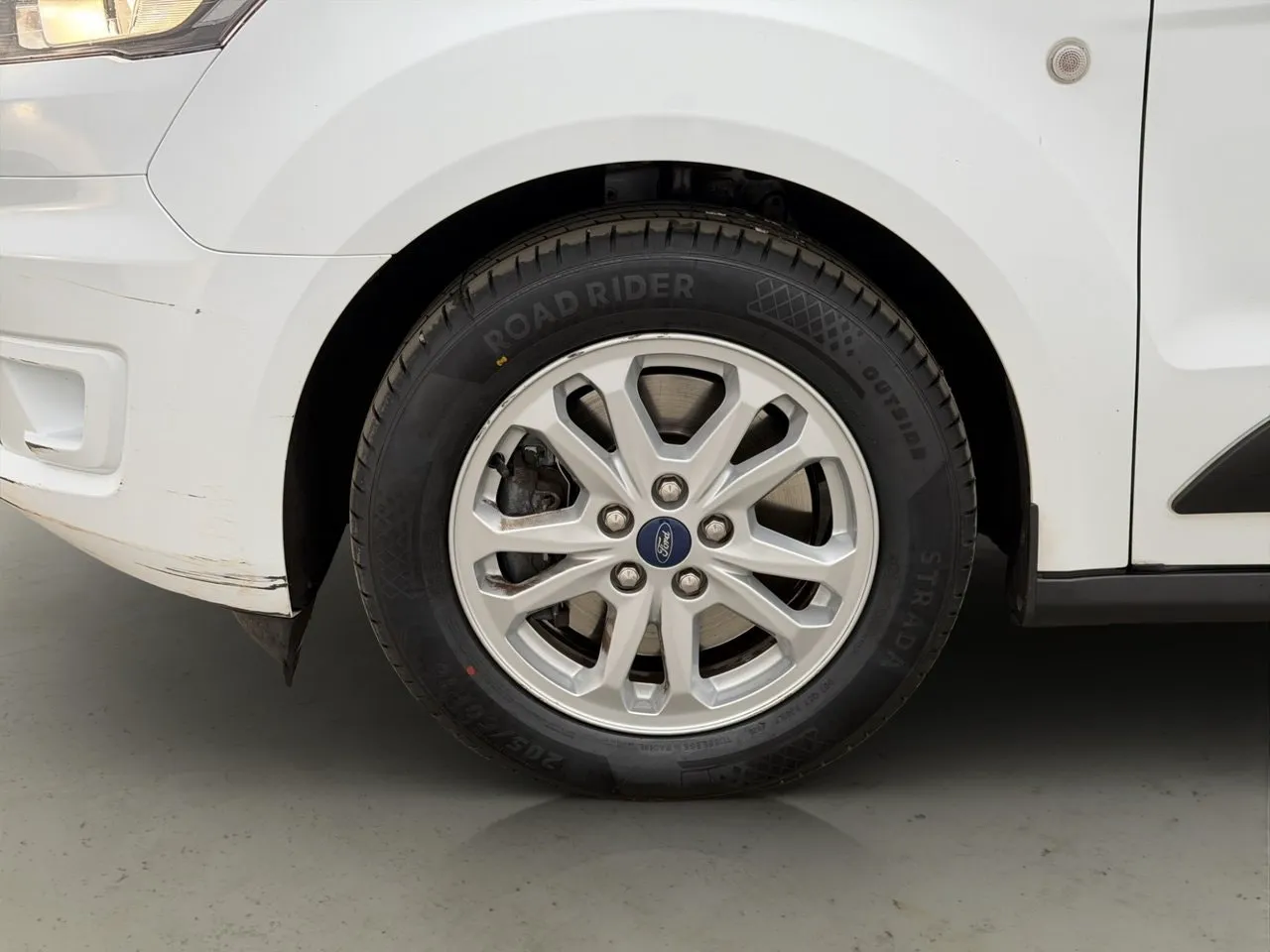 Vehicle image 25