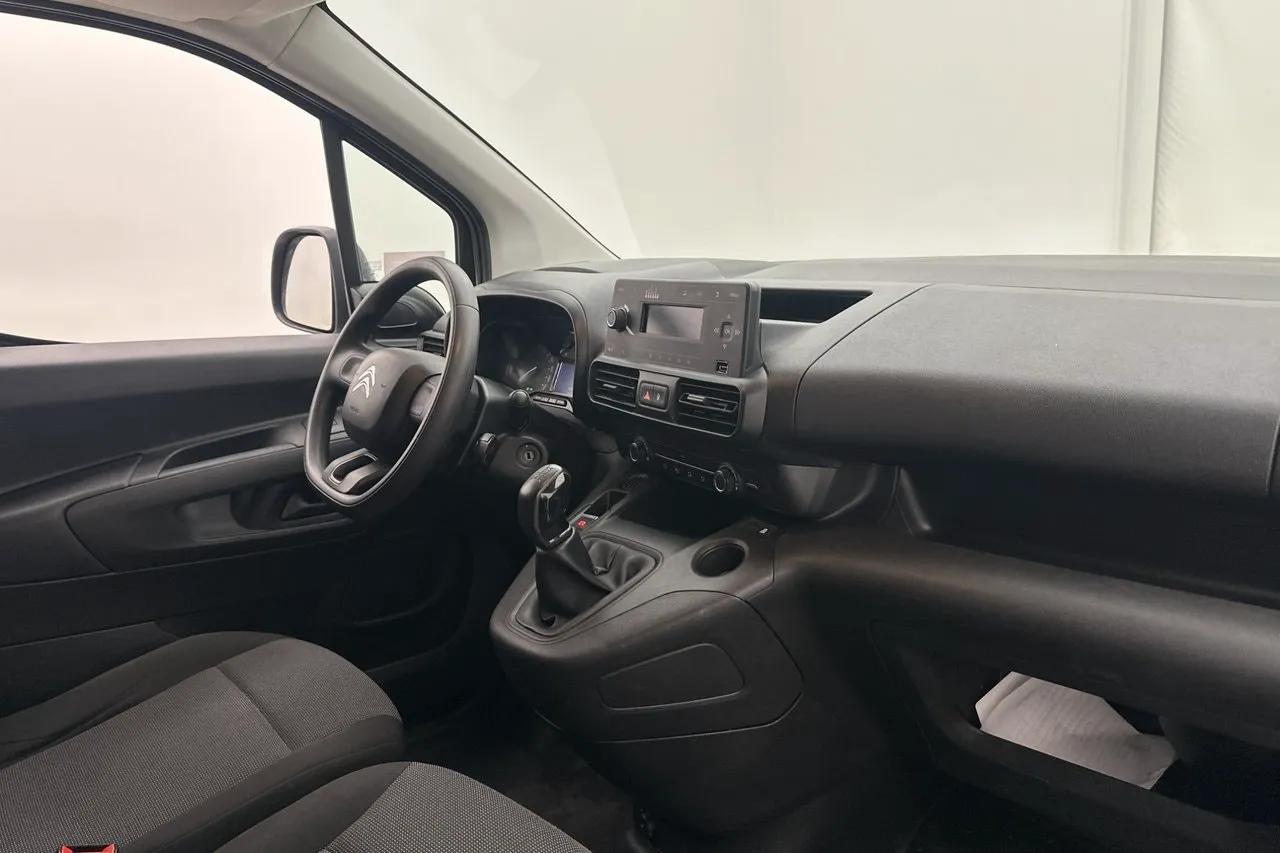 Vehicle image 22