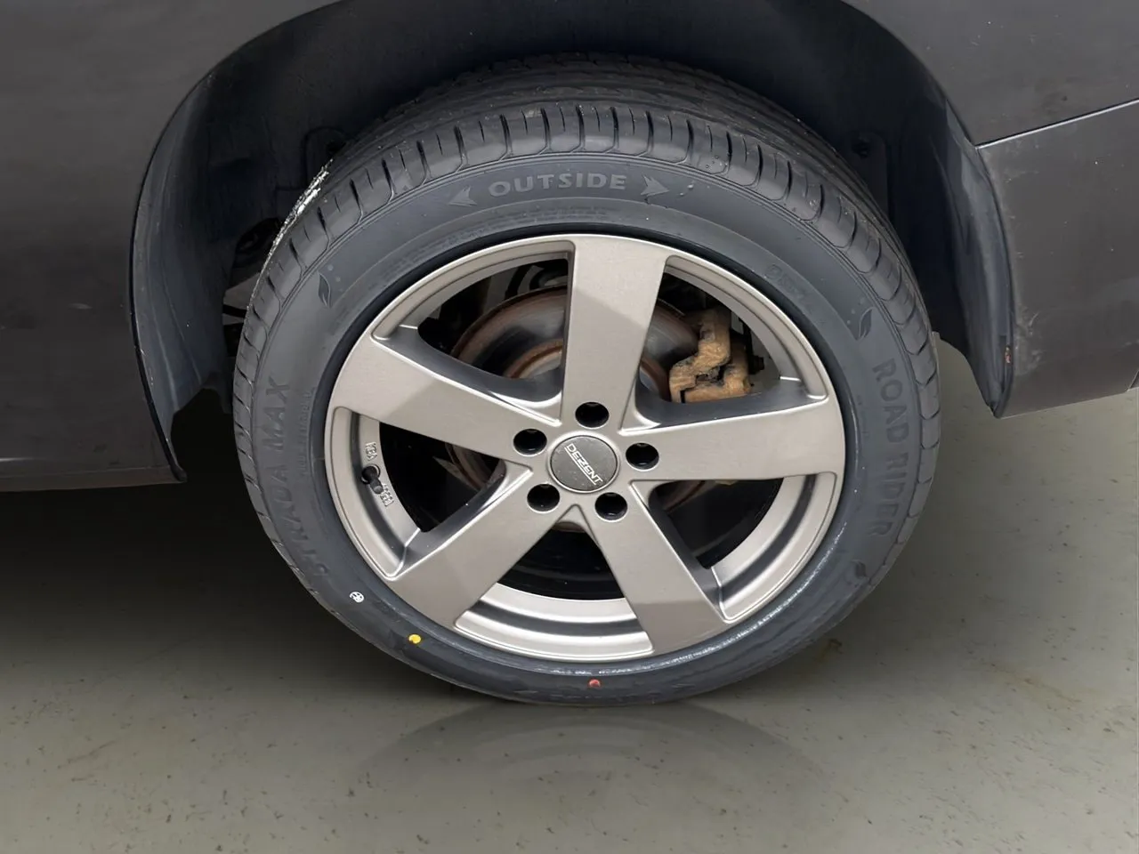 Vehicle image 25