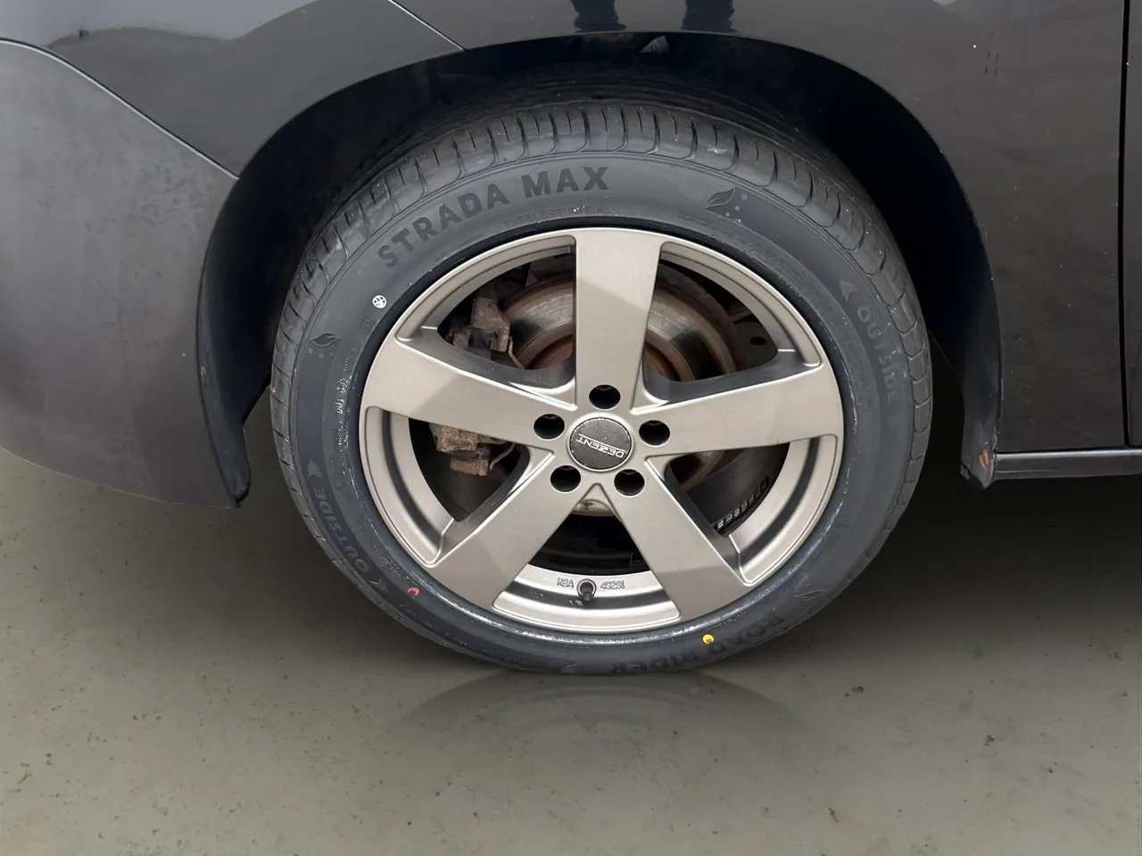 Vehicle image 24