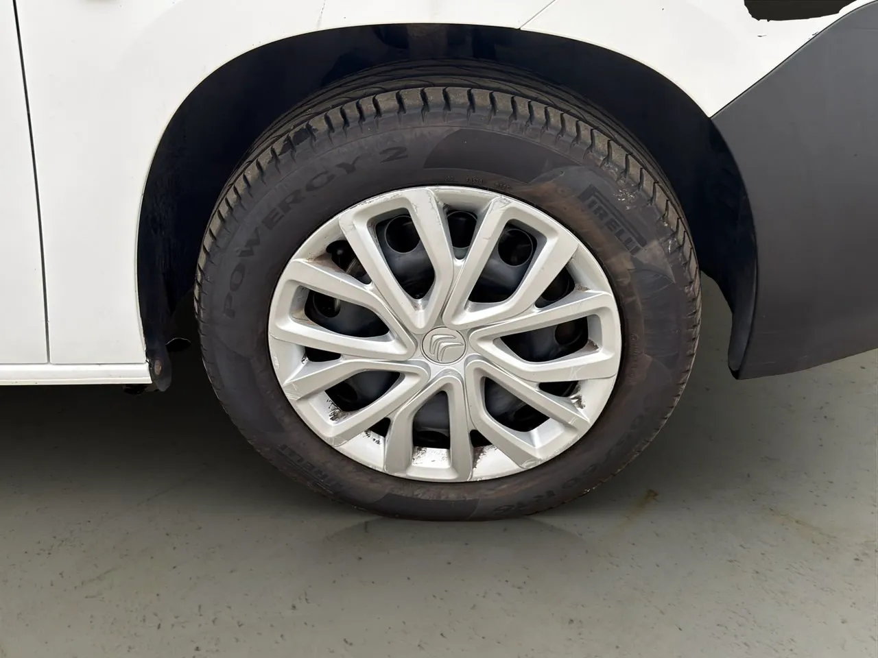 Vehicle image 24