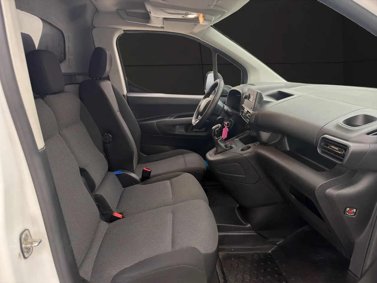 Vehicle image 20