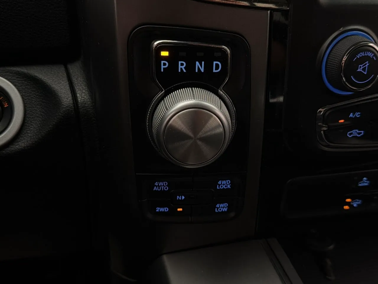 Vehicle image 26