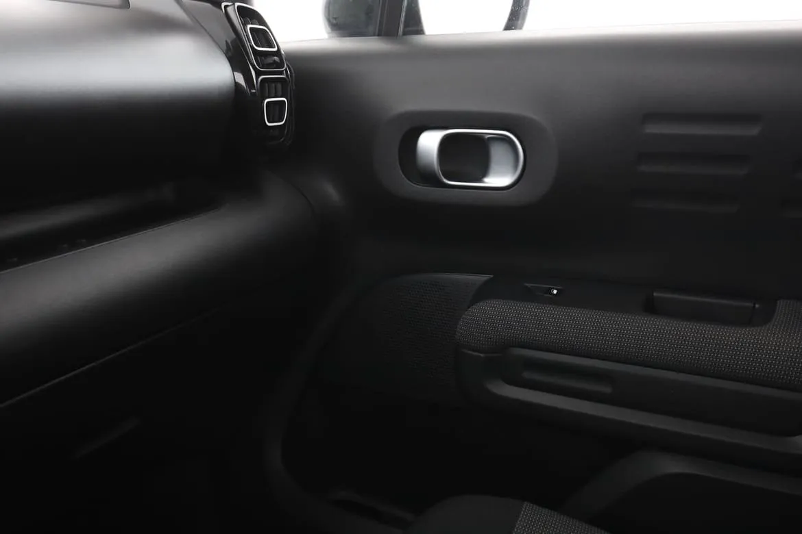 Vehicle image 27