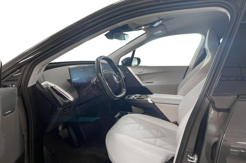 BMW iX bild 19