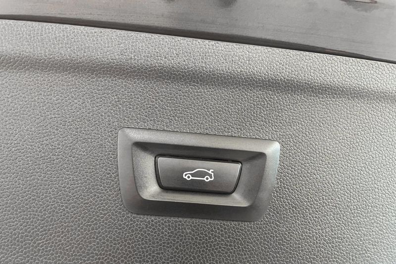 BMW iX bild 16
