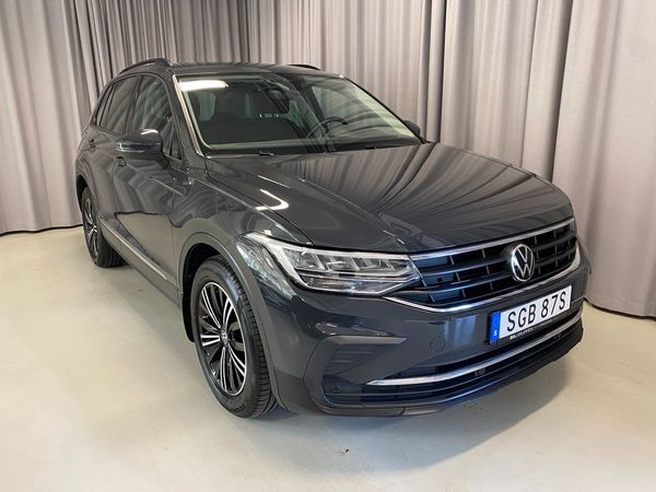 Volkswagen Tiguan 1.5 TSI 150hk Automat Dragkrok Parkeringsvärmare - 2023