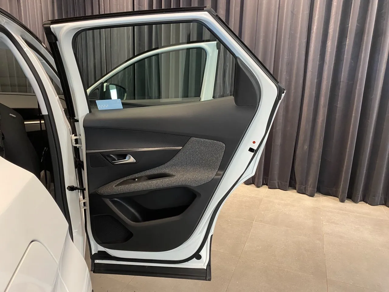 Vehicle image 35