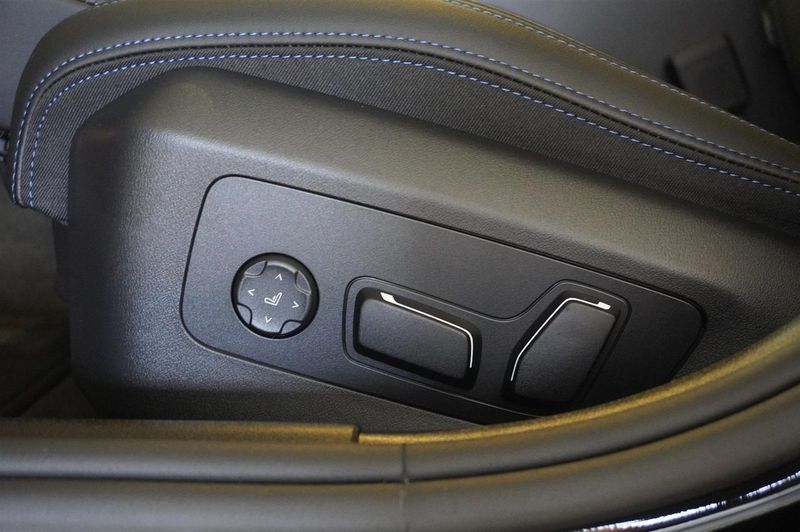 BMW i5 bild 8