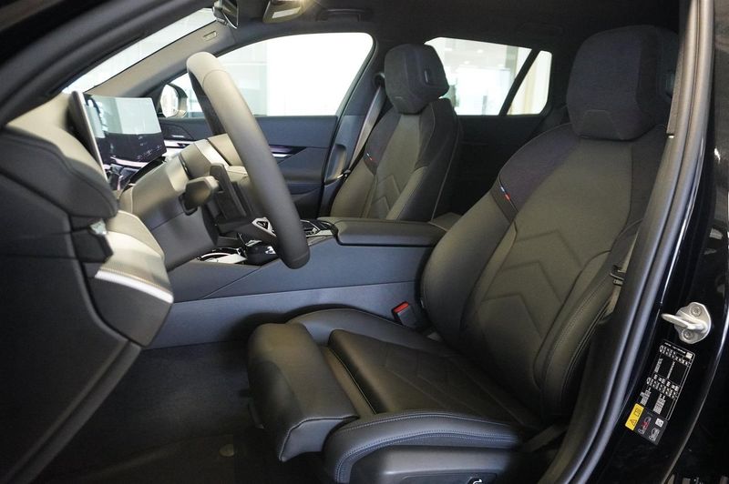 BMW i5 bild 7