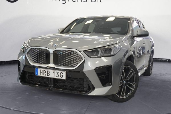 BMW iX2 xDrive30 M-Sport Adaptiv F Backkamera Rattvärme Drag - 2026
