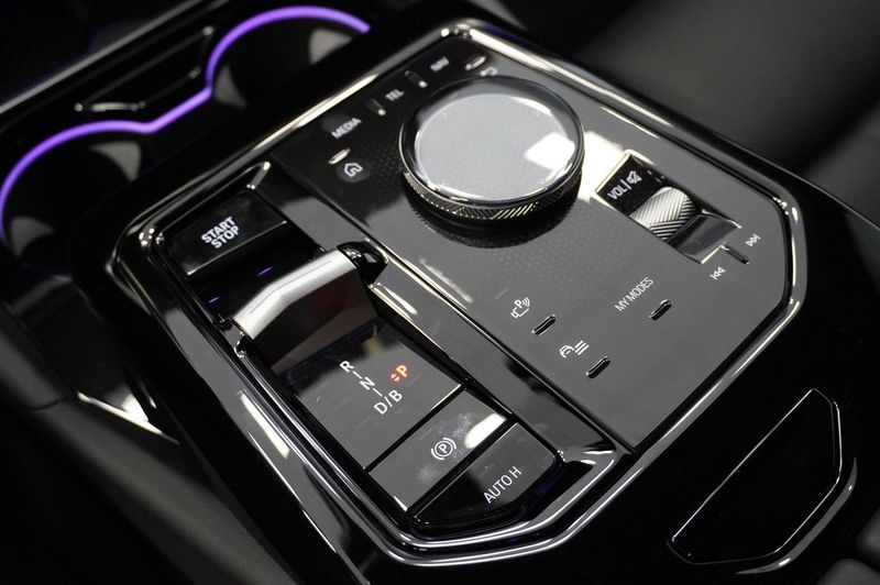 BMW i5 bild 9