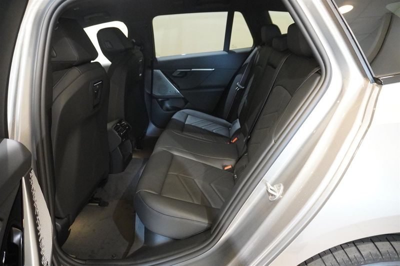 BMW i5 bild 9