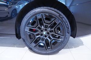 BMW iX bild 8