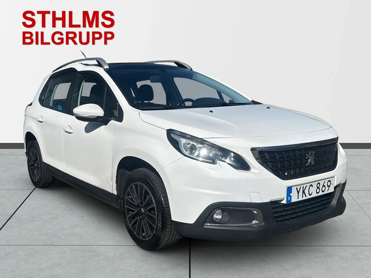 Vehicle image 3