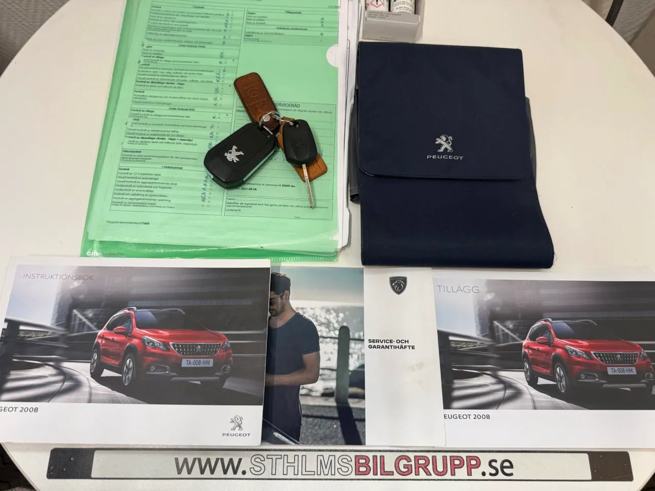 Vehicle image 11