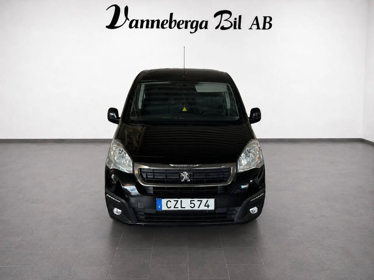 Vehicle image 1