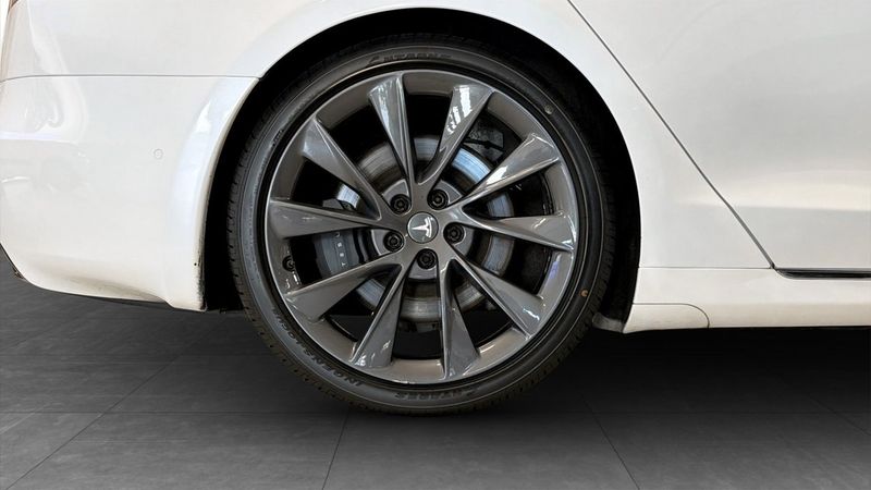 Tesla Model S bild 9