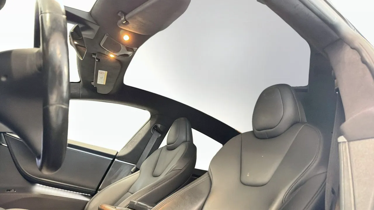 Vehicle image 21
