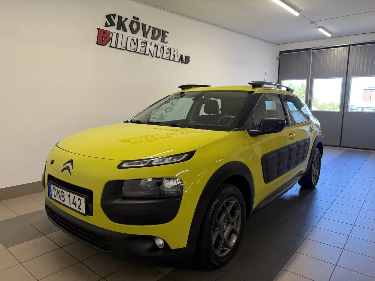 Vehicle image 1