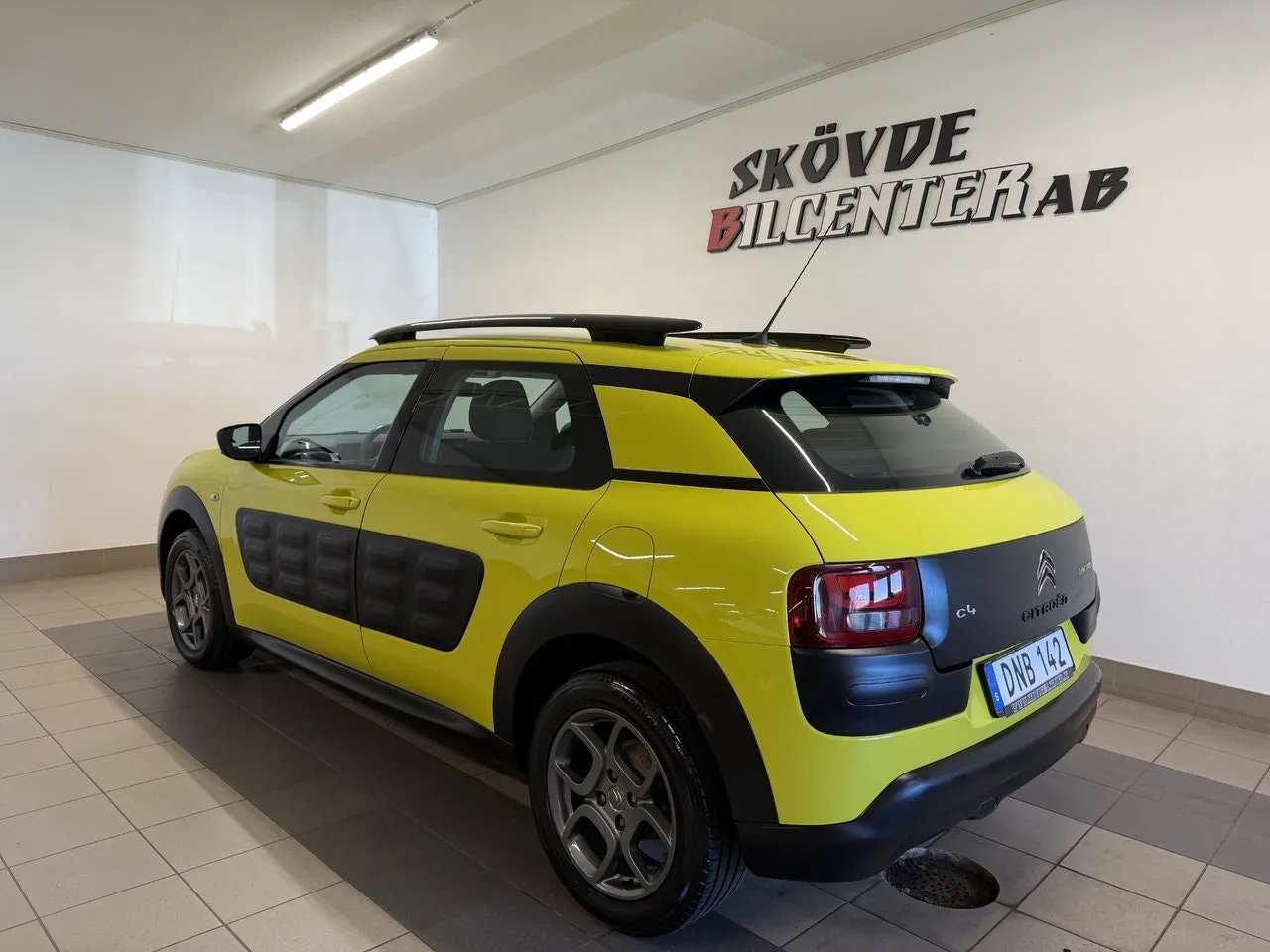 Vehicle image 2