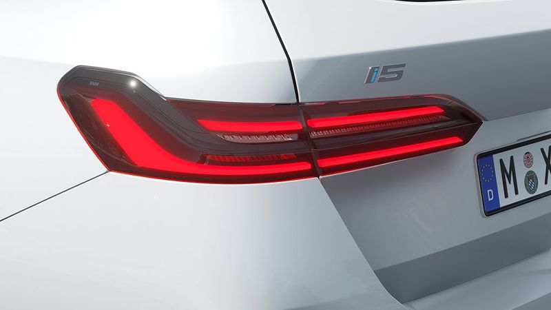 BMW i5 bild 8