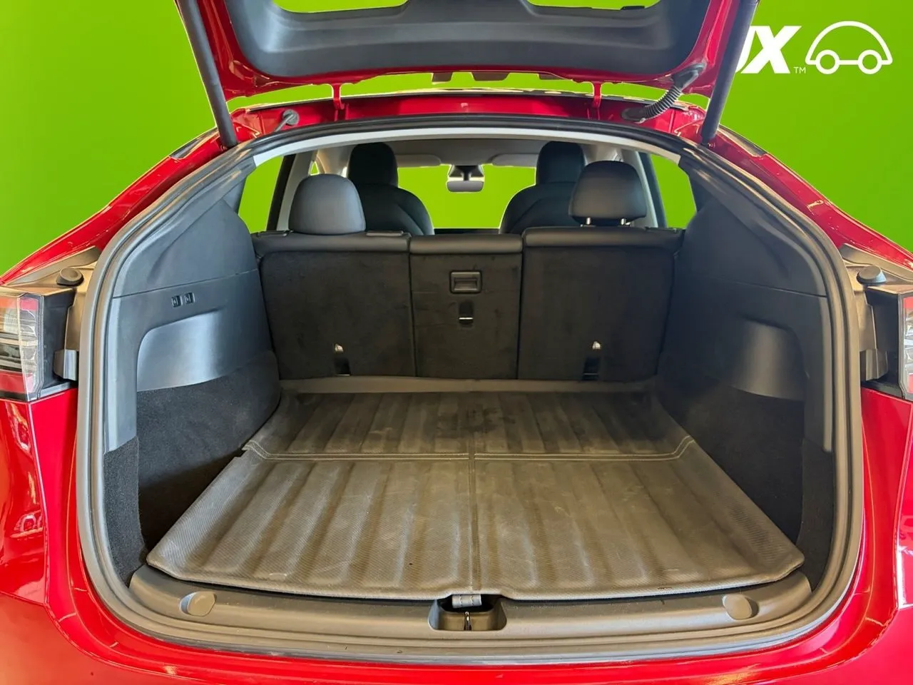 Vehicle image 15