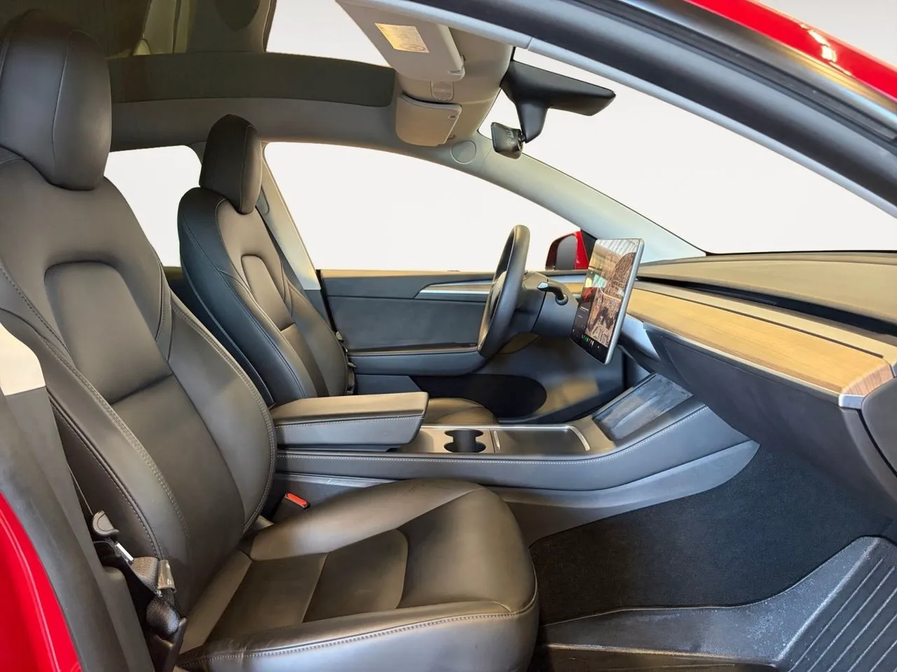 Vehicle image 14