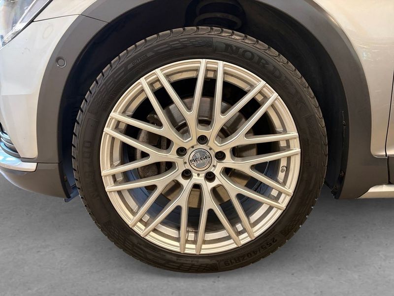 Volkswagen Passat bild 8