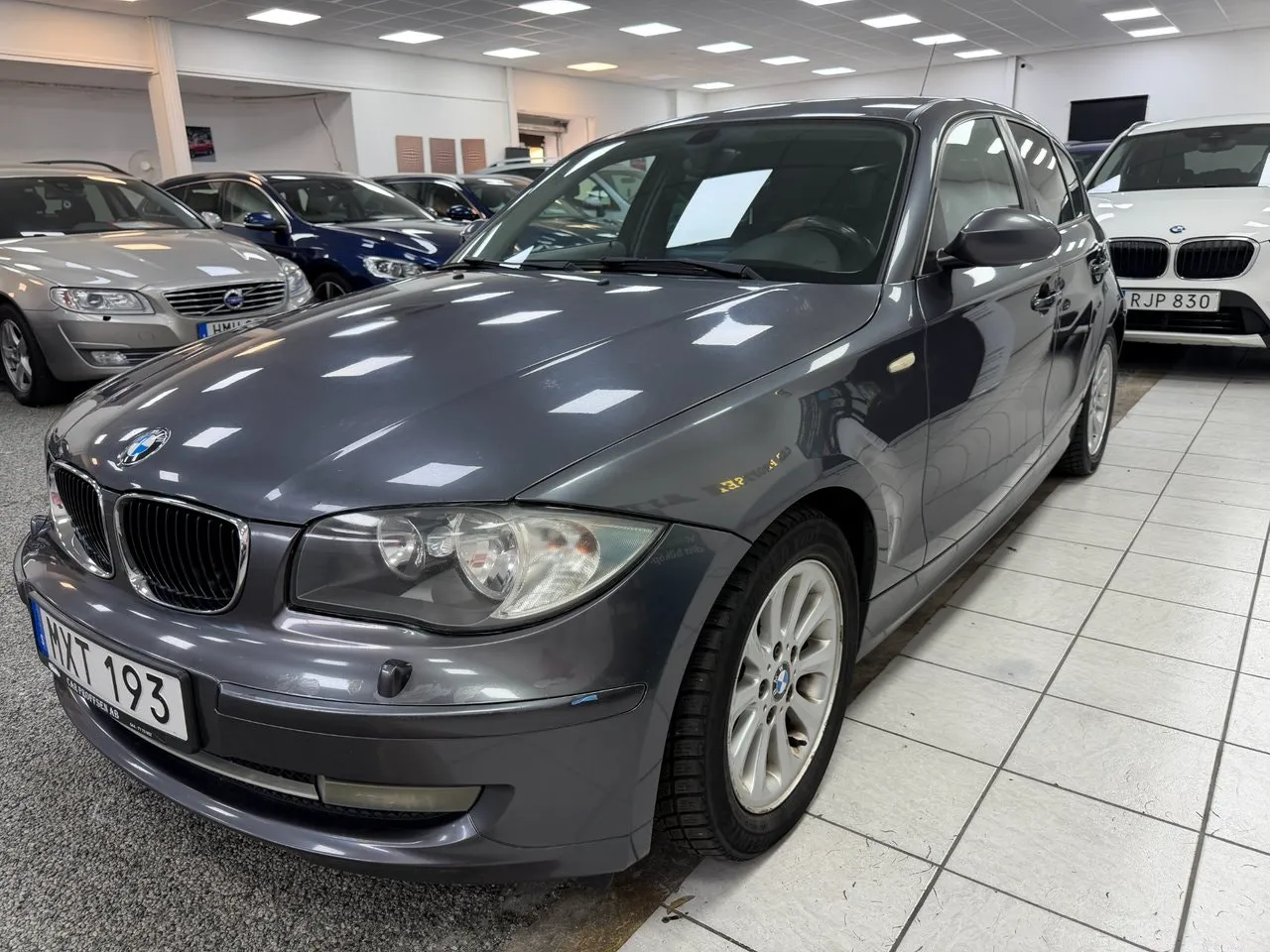 Vehicle image 17