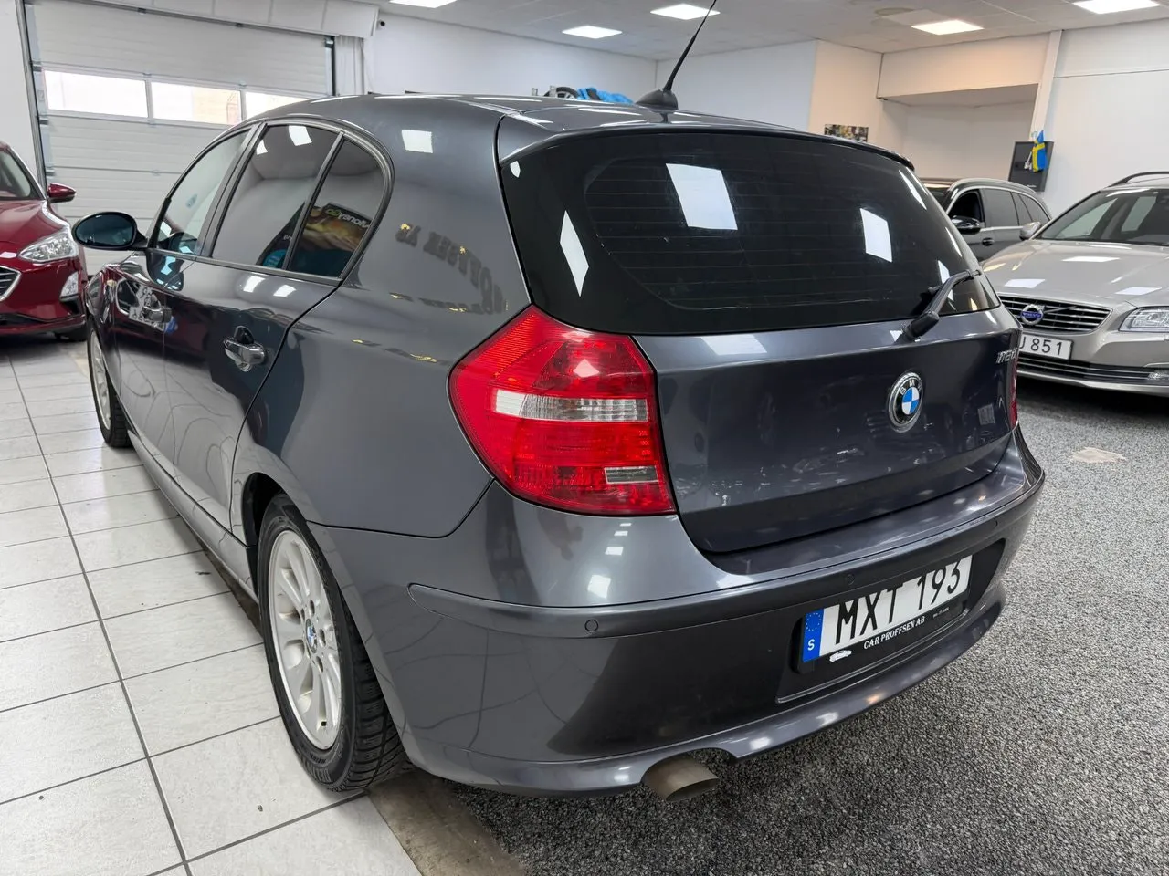 Vehicle image 20