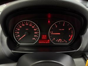 BMW 118 bild 12