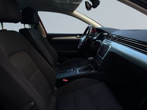 Volkswagen Passat bild 10