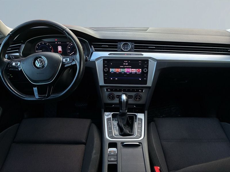 Volkswagen Passat bild 8