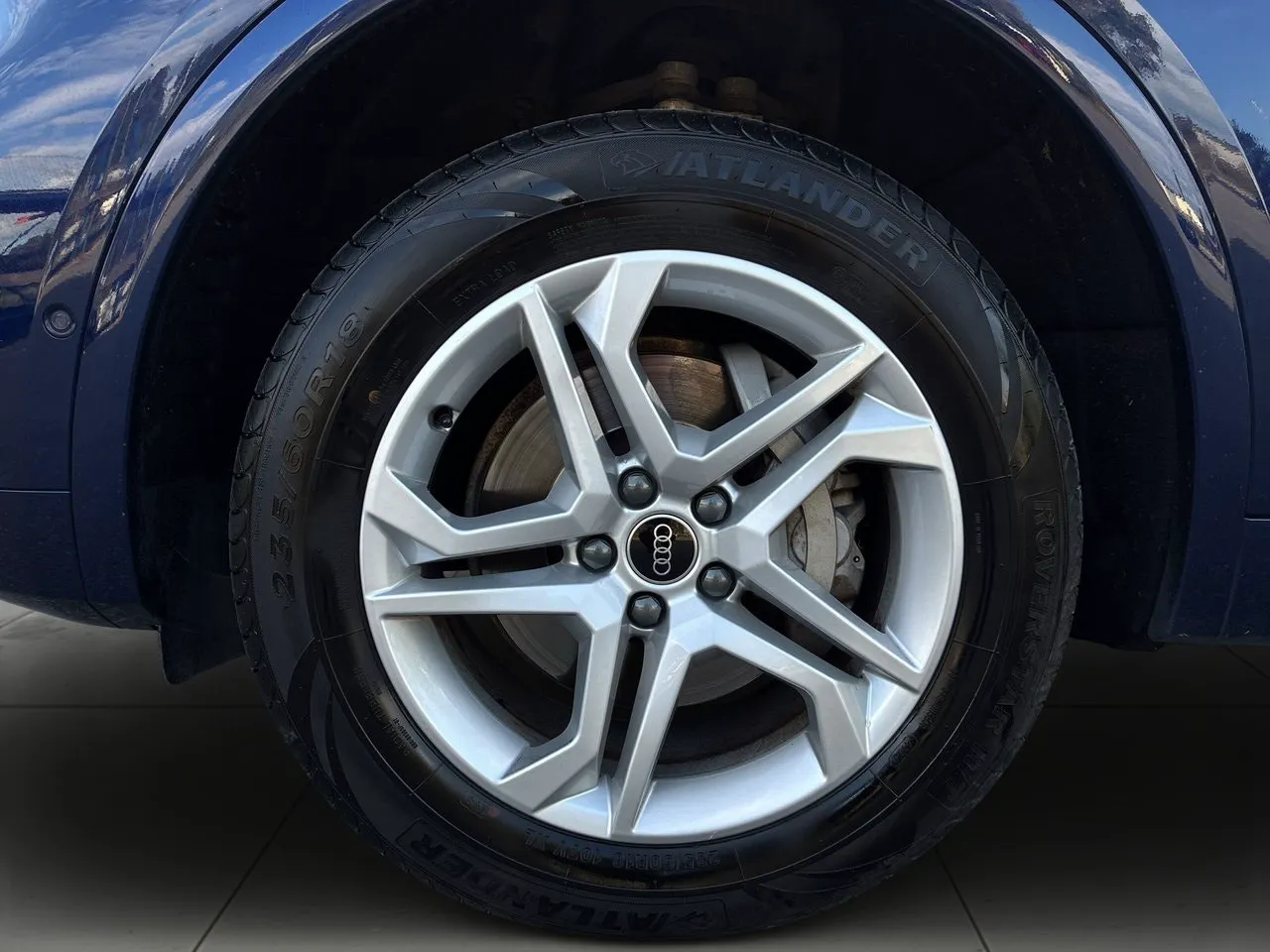 Vehicle image 13