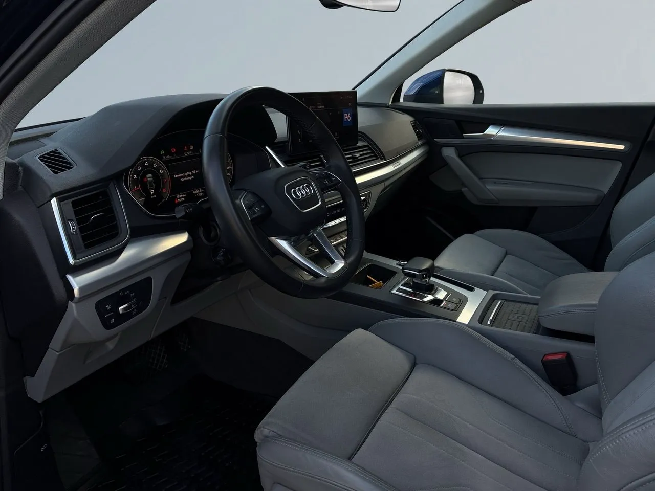 Vehicle image 6