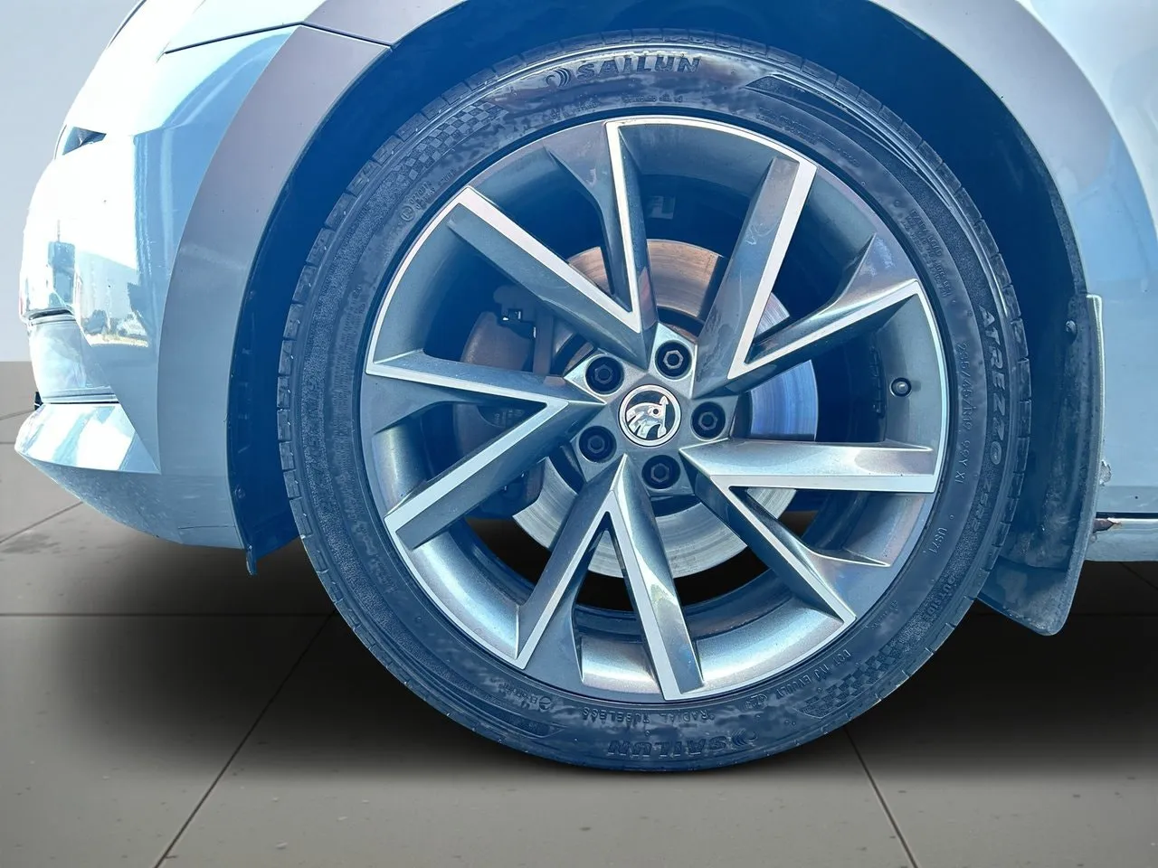 Vehicle image 13