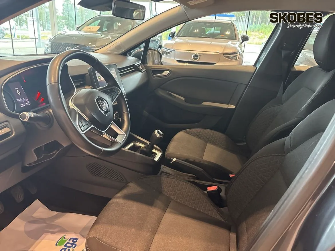 Vehicle image 8