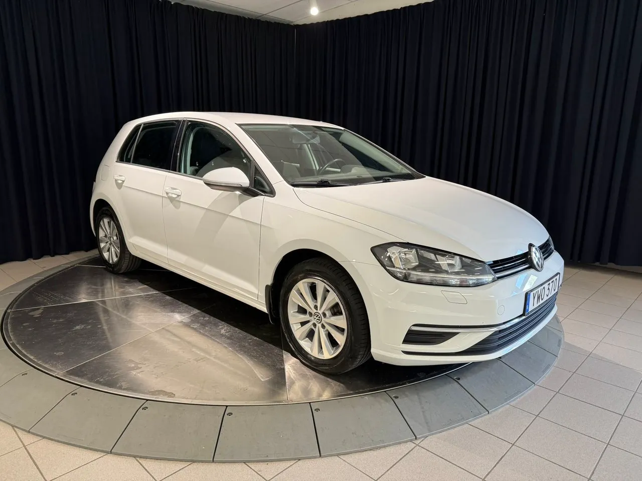 Vehicle image 7