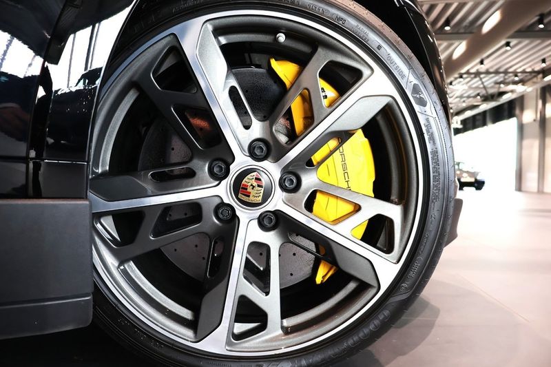 Porsche Taycan bild 22