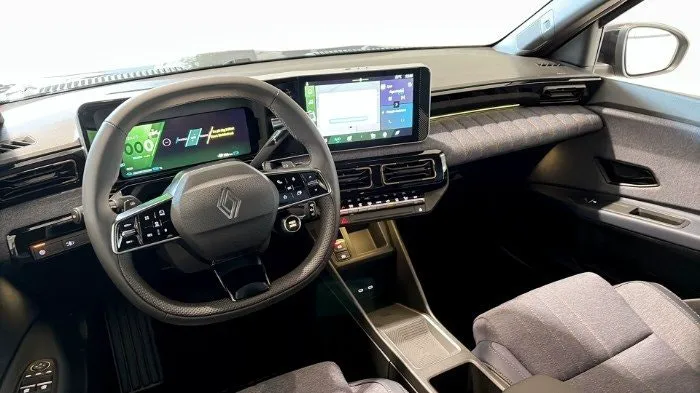 Vehicle image 11