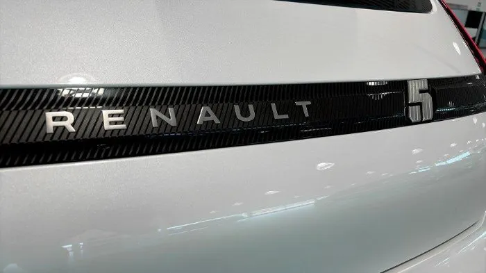 Vehicle image 20