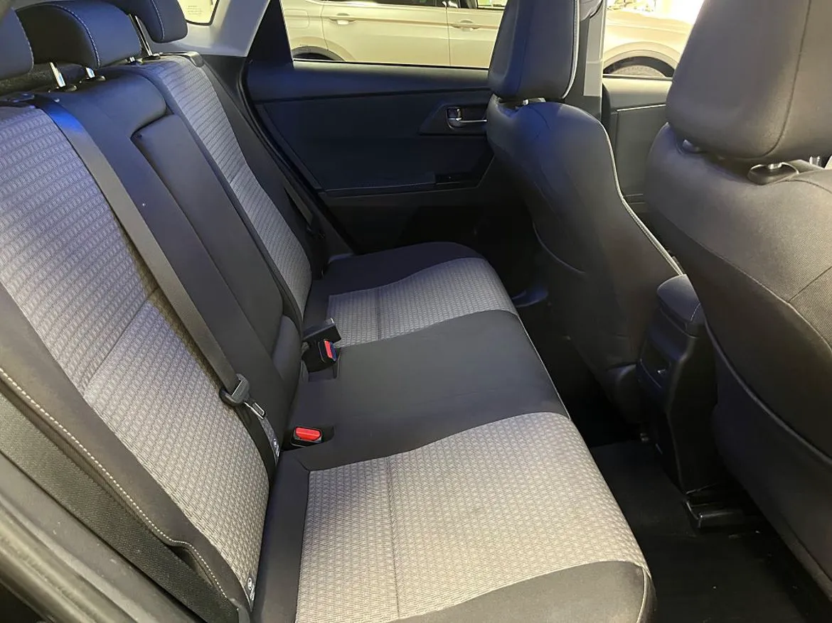 Vehicle image 20