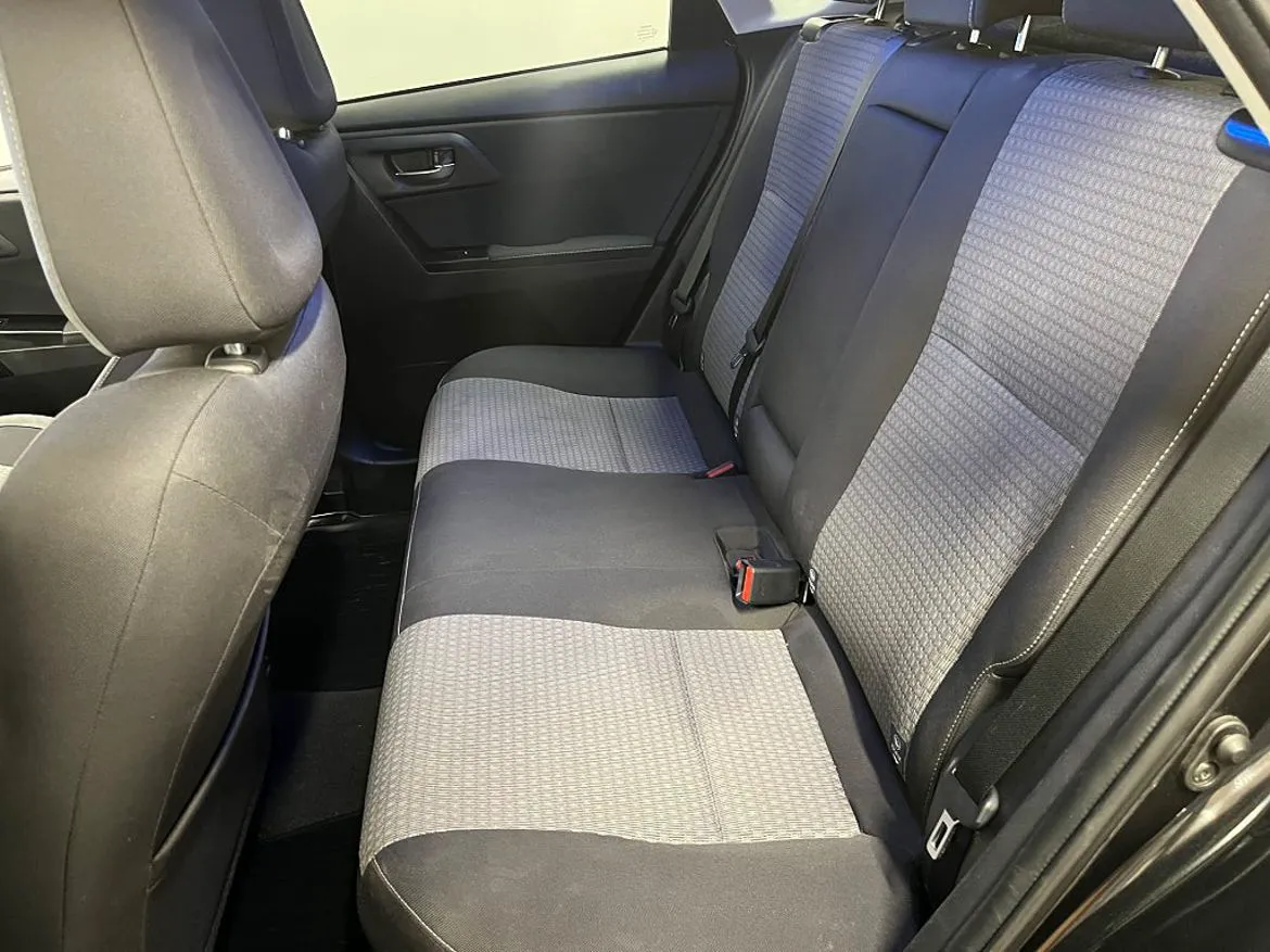 Vehicle image 22