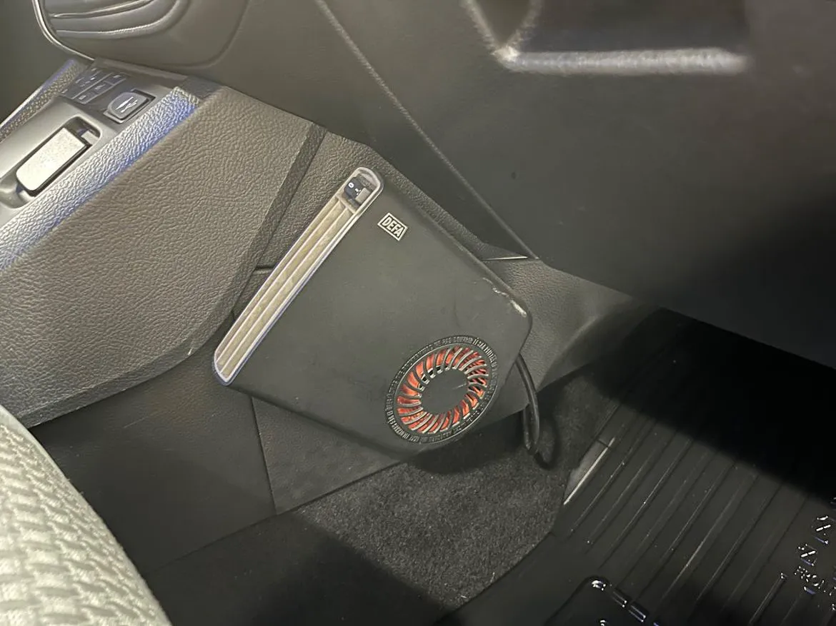 Vehicle image 16