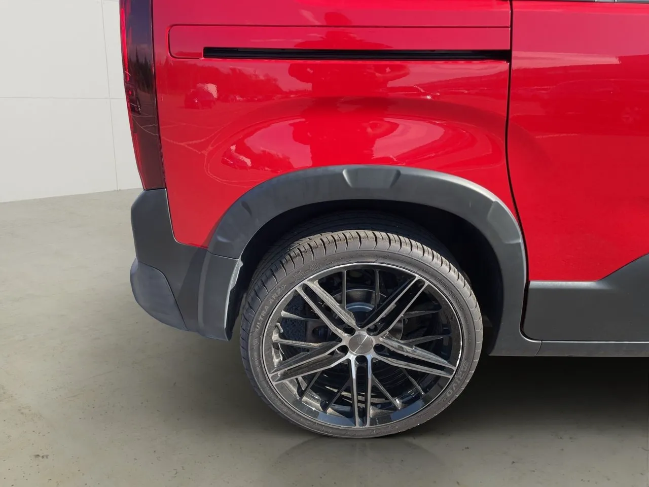 Vehicle image 35