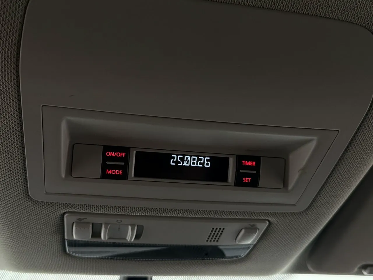 Vehicle image 26