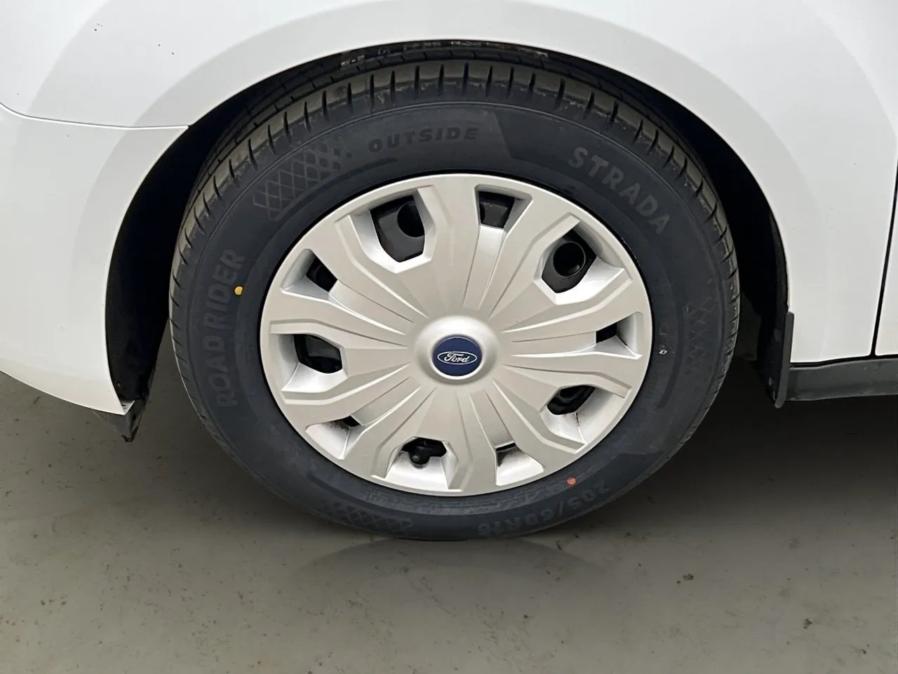 Vehicle image 26