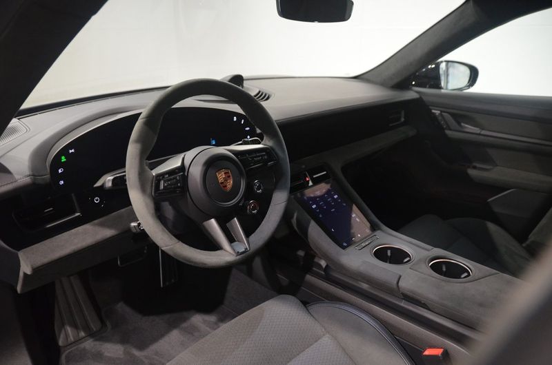 Porsche Taycan bild 12